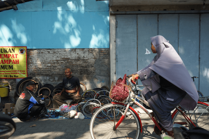 Ke Pasar Mencari “Permata” yang Hilang