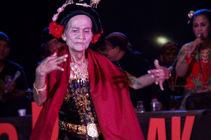 Dariah Sang Lengger Lanang Legendaris