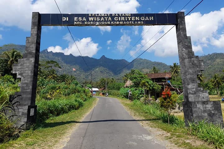 Pasar Budaya Giri Tengah