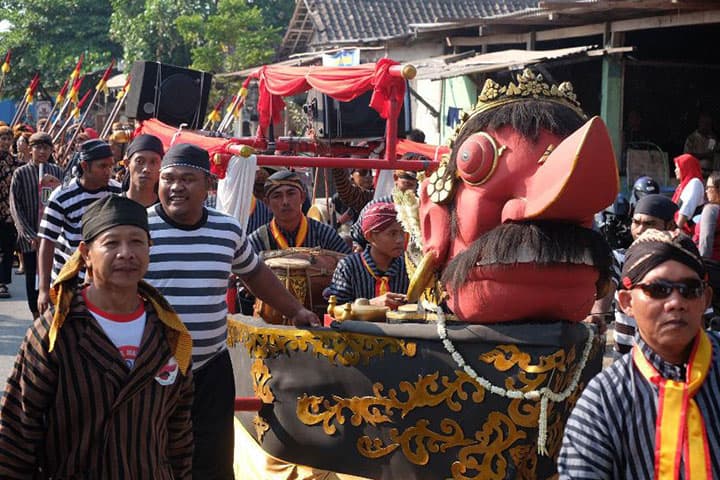 Grebeg Rojomolo