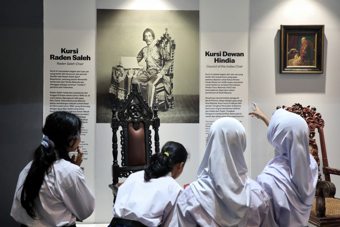 Furnitur Bertutur